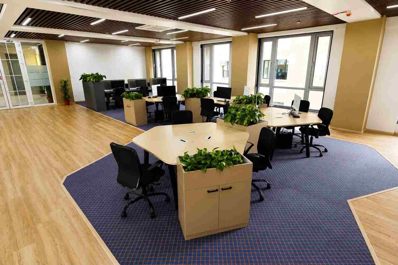 IIBC prototyping and incubation workspace with workstations